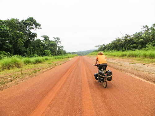 Relance des travaux de remise en l’état de la route Franceville-Boumango, frontière du Congo-Brazzaville