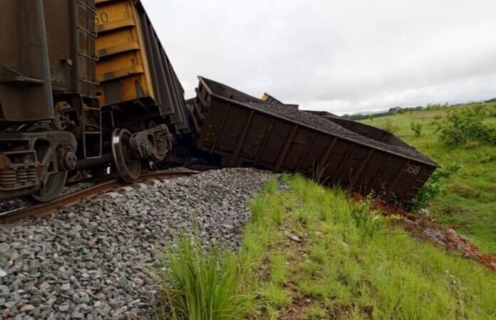 Suspension temporaire du trafic ferroviaire suite à un déraillement d’un train minéralier